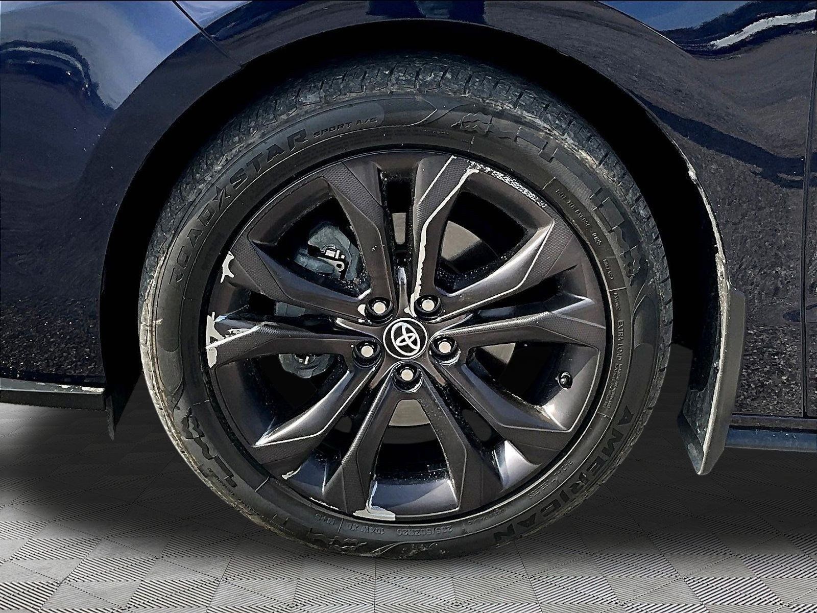Used 2023 Toyota Sienna XSE FWD image 34