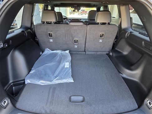 New 2025 Jeep Grand Cherokee Altitude image 13