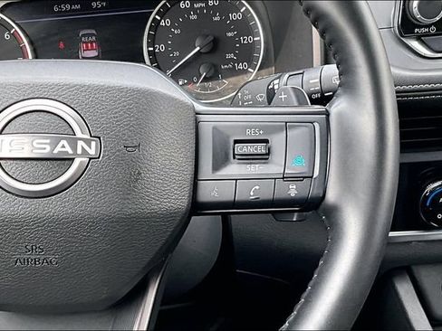 Used 2025 Nissan Rogue SV AWD/4WD image 12