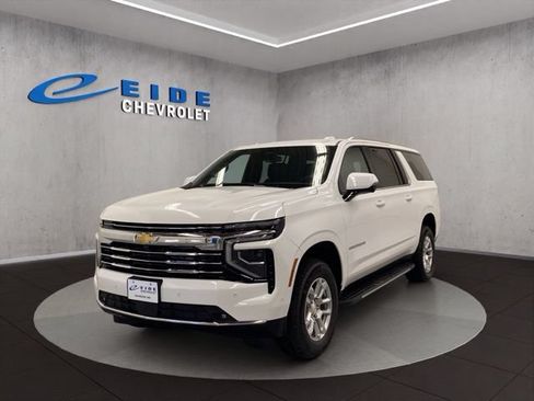 New 2026 Chevrolet Suburban LT w/ Comfort Package AWD/4WD image 10