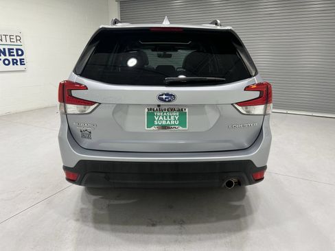 Used 2023 Subaru Forester Limited AWD/4WD image 7