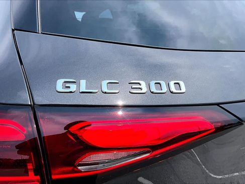 Used 2025 Mercedes-Benz GLC 300 4MATIC image 10