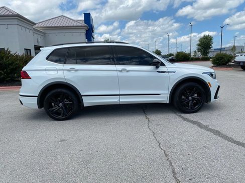 Used 2024 Volkswagen Tiguan SE R-Line FWD image 8