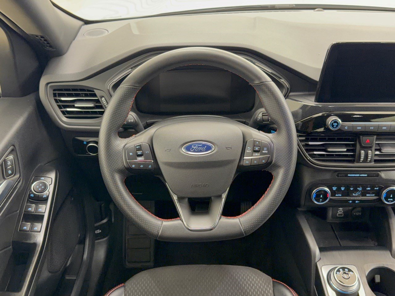 Used 2025 Ford Escape ST-Line FWD image 10