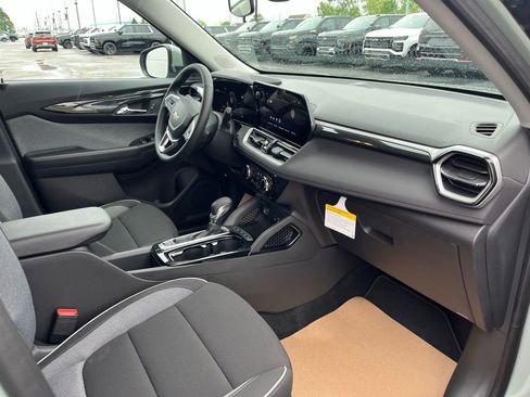 New 2026 Chevrolet TrailBlazer LT w/ LT Cold Weather Package AWD/4WD image 21