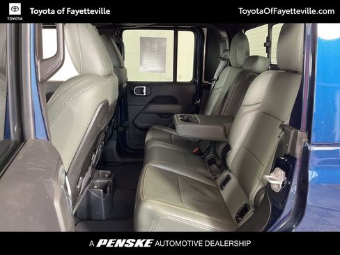 Used 2025 Jeep Gladiator Mojave image 25