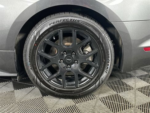 Used 2017 Ford Mustang Coupe image 32