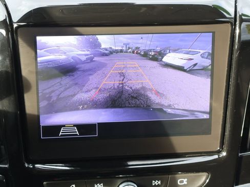 Used 2020 Chevrolet Traverse LT w/ Driver Confidence II Package image 31