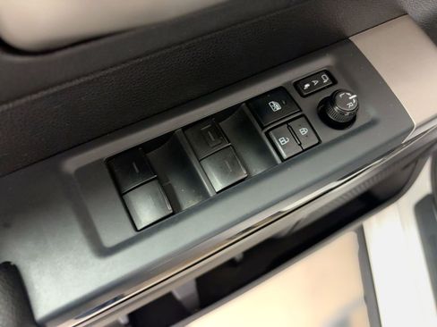 Used 2022 Toyota Tundra Limited image 11