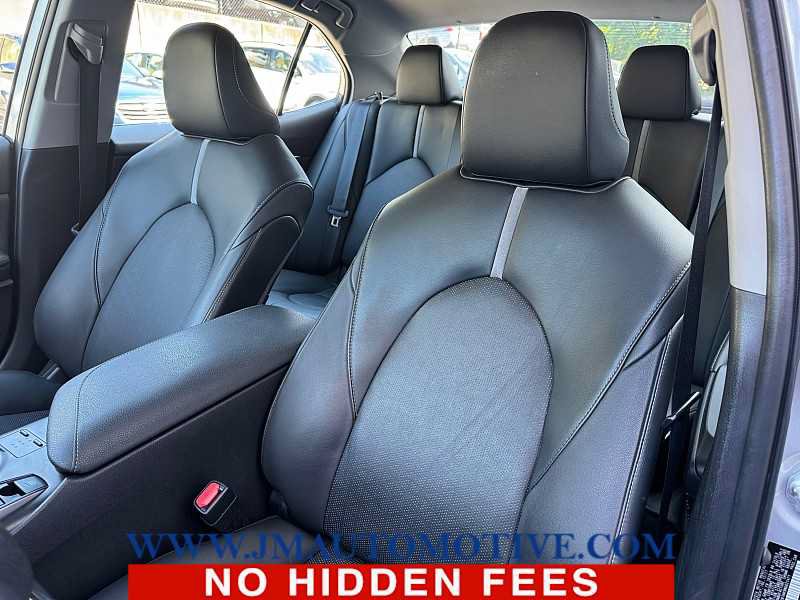 Used 2022 Toyota Camry XSE FWD image 13