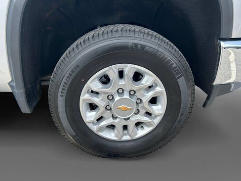 Used 2022 Chevrolet Silverado 2500 LTZ w/ LTZ Plus Package AWD/4WD image 16