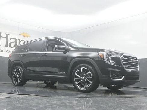 Used 2022 GMC Terrain SLT FWD image 2