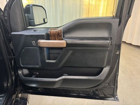 Used 2019 Ford F150 Lariat image 37