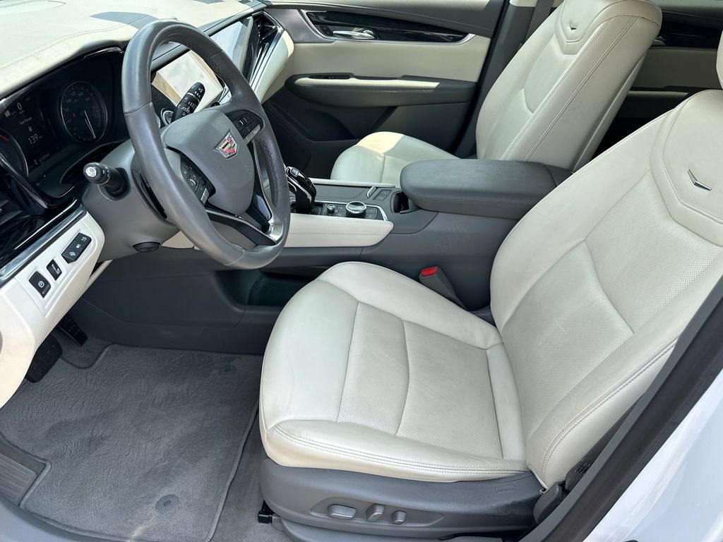 Certified 2023 Cadillac XT6 Premium Luxury w/ Technology Package AWD/4WD image 9