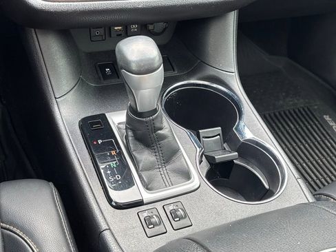 Used 2019 Toyota Highlander XLE image 13