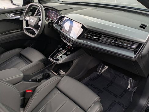 Used 2025 Audi Q4 e-tron Premium Plus w/ Premium Plus image 21