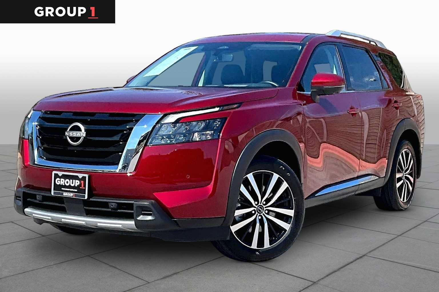 Certified 2025 Nissan Pathfinder Platinum FWD image 1