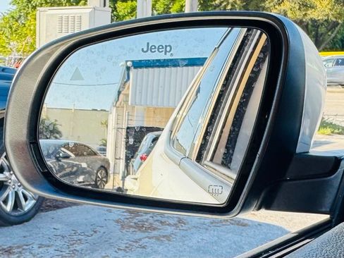 Used 2018 Jeep Compass Limited w/ Navigation Group image 18