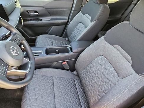 Used 2026 Nissan Kicks SV w/ SV Premium Package image 9