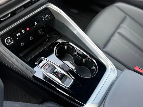 Certified 2025 Audi Q5 Premium w/ Convenience Package AWD/4WD image 16
