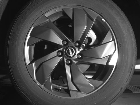 Used 2025 Nissan Rogue SV FWD image 17