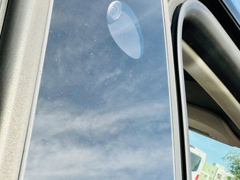 Used 2023 Tesla Model Y 2WD image 59