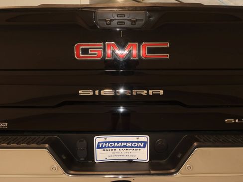 Used 2021 GMC Sierra 1500 SLT w/ SLT Premium Plus Package AWD/4WD image 23