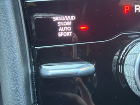 Used 2024 Jeep Grand Cherokee L Limited w/ Luxury Tech Group II image 17