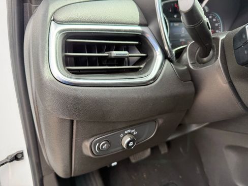 Used 2024 Chevrolet Equinox LT AWD/4WD image 12
