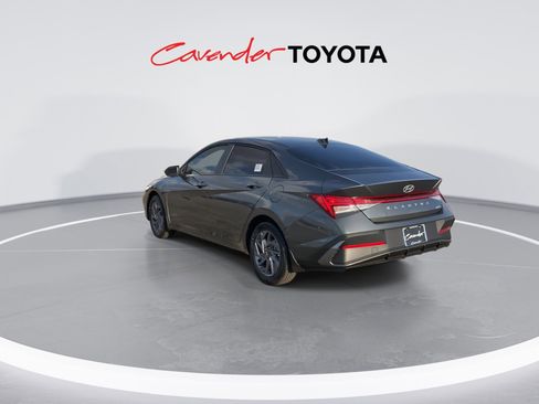 Used 2025 Hyundai Elantra Blue image 6