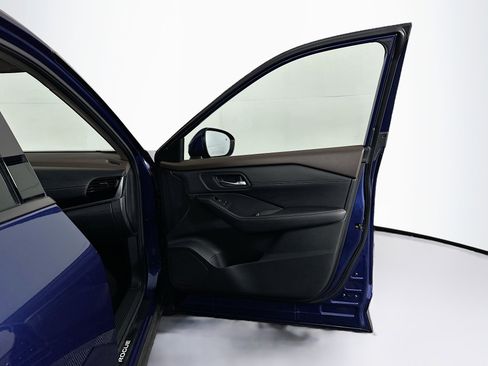 Used 2023 Nissan Rogue SL w/ SL Premium Package image 33