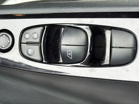 Used 2024 Nissan Altima 2.5 SL AWD/4WD image 19