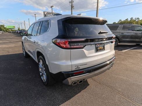 Used 2025 GMC Acadia Denali w/ Super Cruise Package FWD image 7