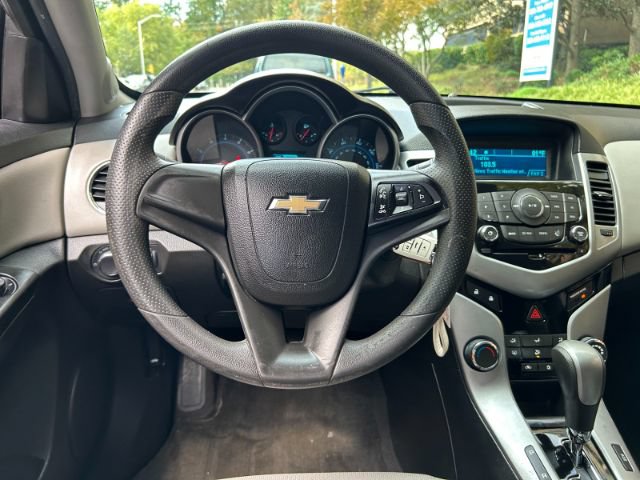 Used 2014 Chevrolet Cruze LS FWD image 7