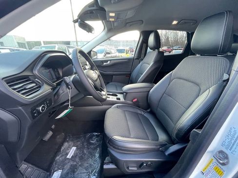 Used 2024 Ford Escape SE image 20