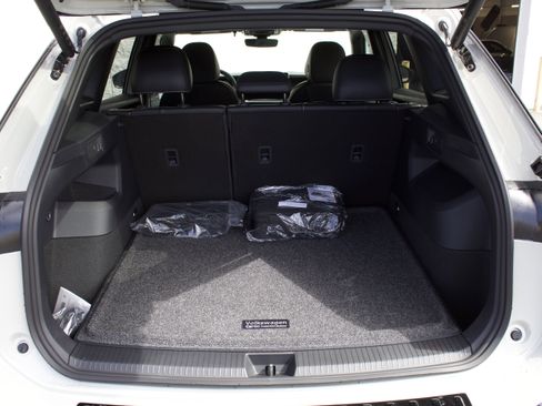 New 2026 Volkswagen Tiguan SE R-Line AWD/4WD image 27