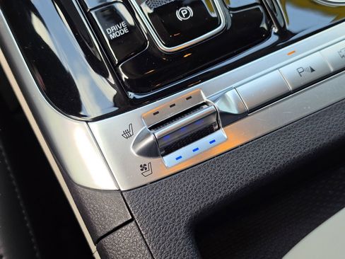 Used 2022 Kia Carnival SX FWD image 29