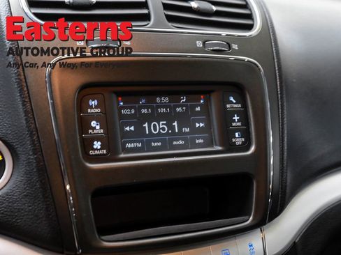 Used 2017 Dodge Journey SE w/ Flexible Seating Group image 19