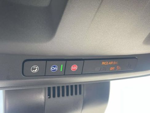 Used 2025 Chevrolet Suburban LT RWD image 27