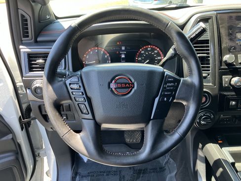 Used 2023 Nissan Titan PRO-4X w/ Pro-4x Convenience Package AWD/4WD image 20