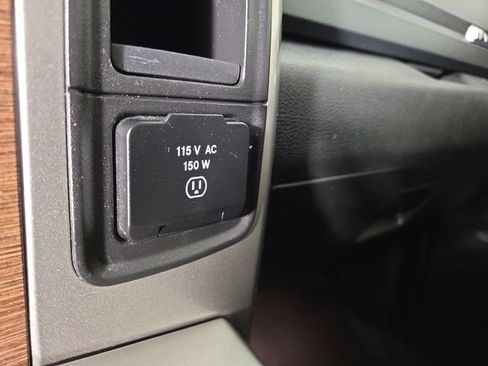 Used 2018 RAM 1500 Laramie w/ Convenience Group AWD/4WD image 29