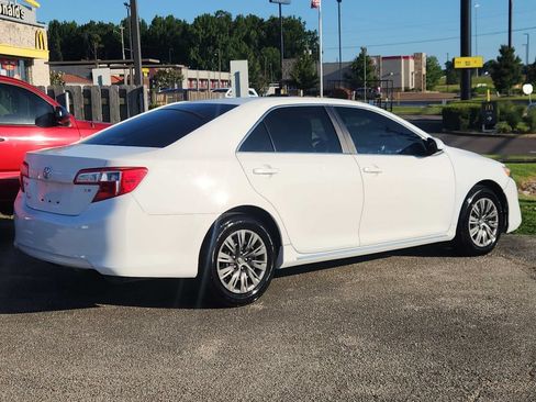 Used 2012 Toyota Camry LE FWD image 4