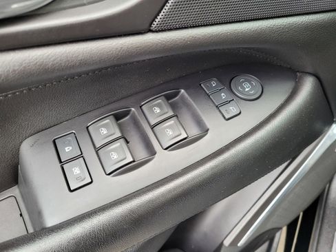 Used 2019 Cadillac Escalade Luxury image 17