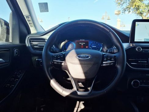 Certified 2022 Ford Escape Titanium image 19