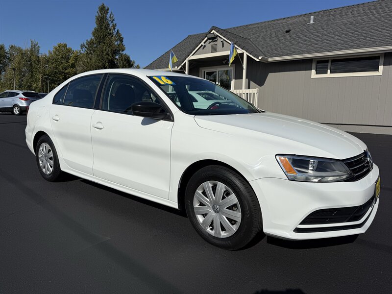 Used 2016 Volkswagen Jetta S FWD image 1