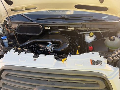 Used 2019 Ford Transit 350 XL image 18