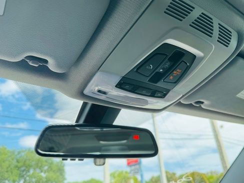 Used 2018 BMW 320i Sedan w/ Convenience Package image 25