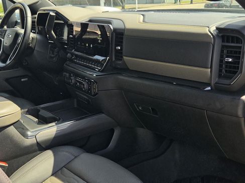 Certified 2024 Chevrolet Silverado 2500 ZR2 w/ Technology Package AWD/4WD image 9