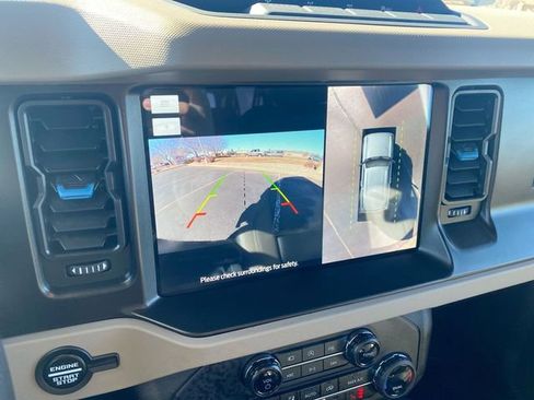 Used 2023 Ford Bronco Wildtrak image 17