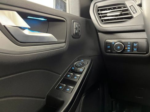 Used 2024 Ford Escape Platinum image 25